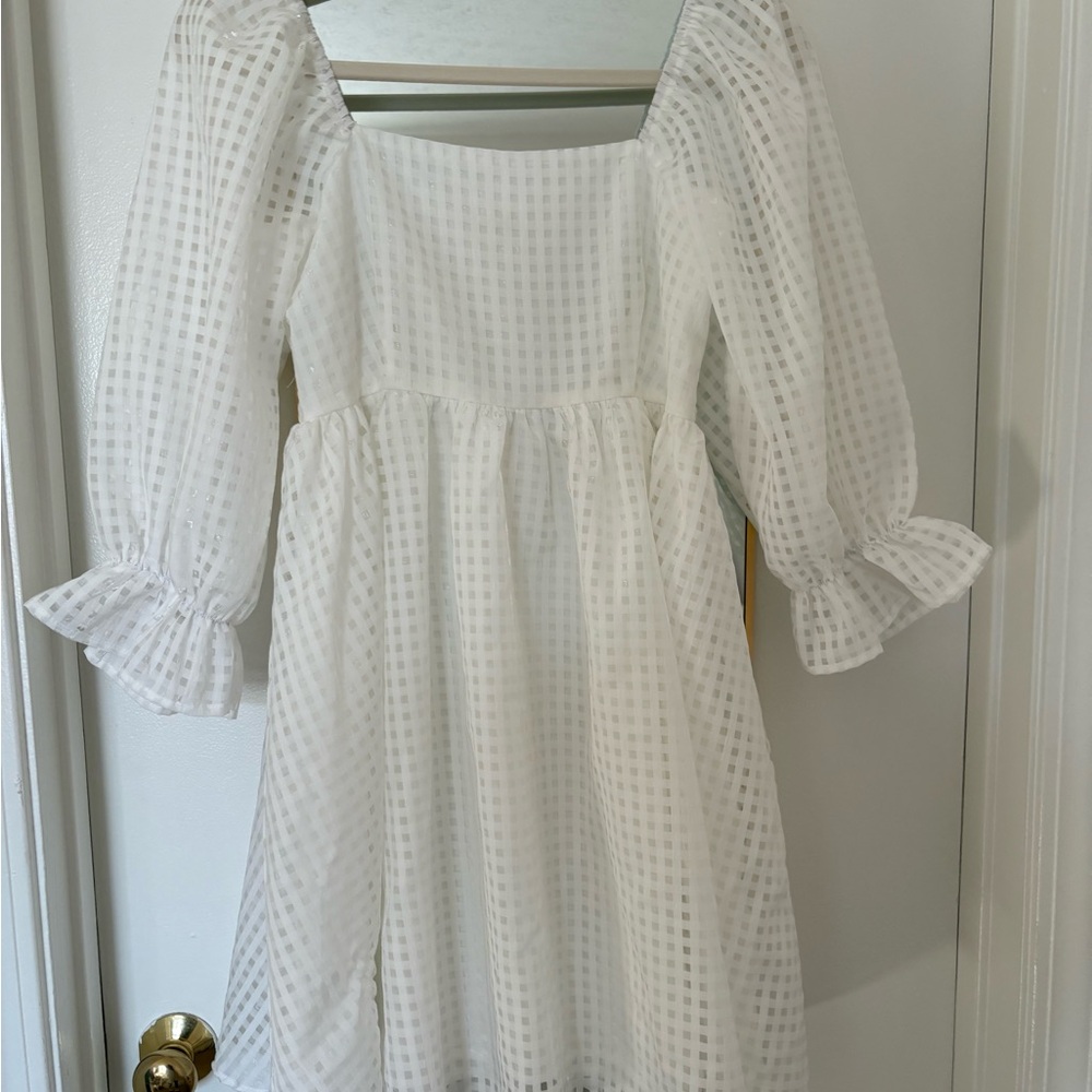 Small White Babydoll dress - Picture 2 of 8